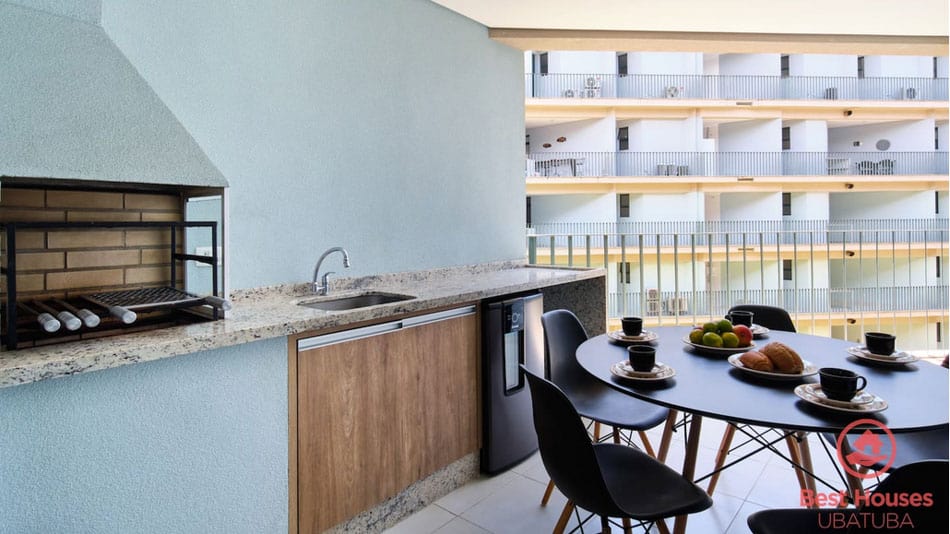 Apartamento com varanda para alugar no Airbnb em Ubatuba na Praia Grande