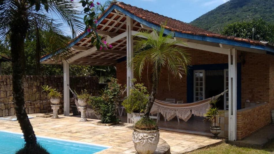 Casa com piscina para alugar no Airbnb em Ubatuba no Perequê-Mirim