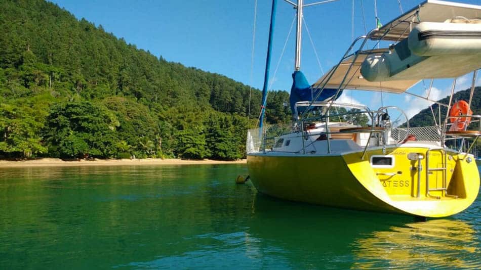 Veleiro para alugar no Airbnb em Ubatuba no Saco da Ribeira