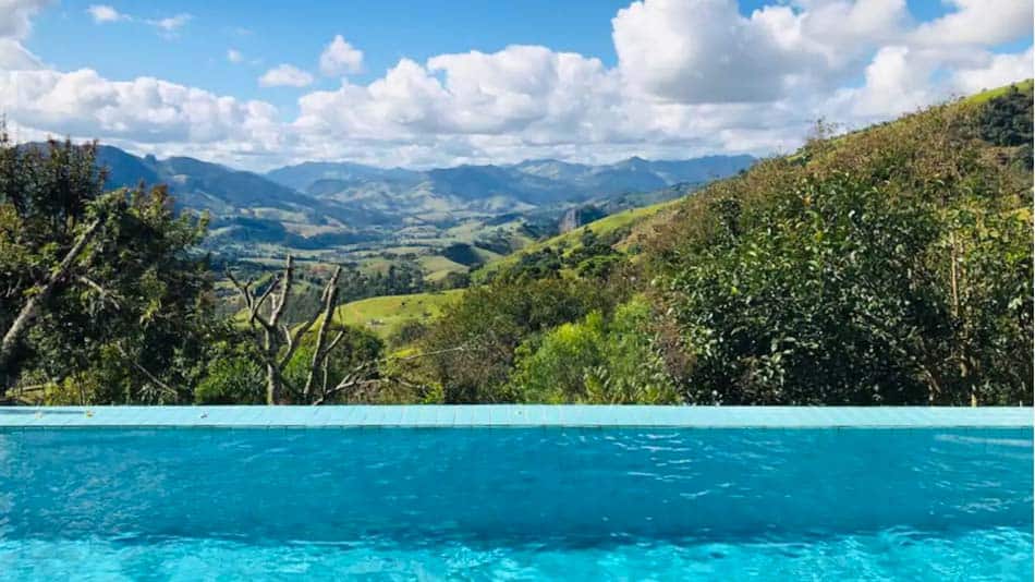 Casa com vista e piscina para alugar no Airbnb em Gonçalves