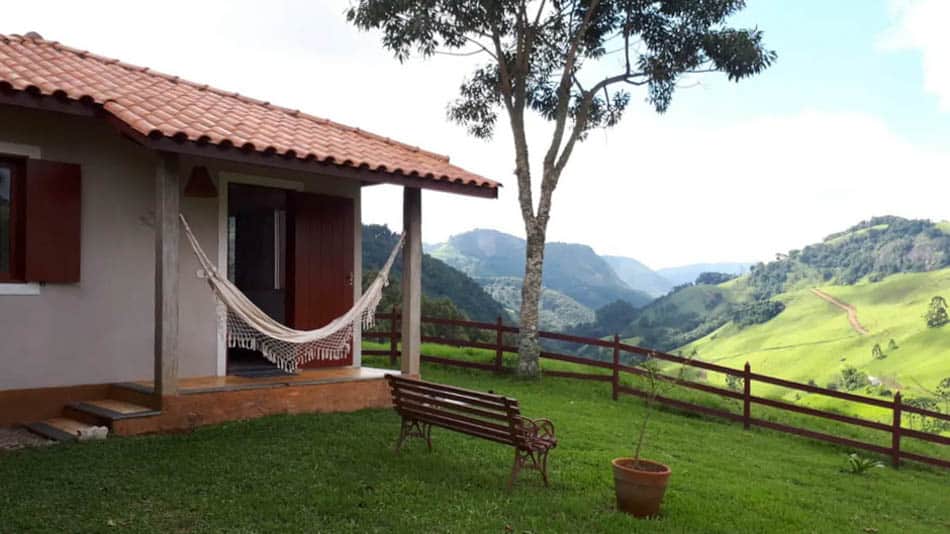 Chalé com vista para aluguel no Airbnb em Gonçalves