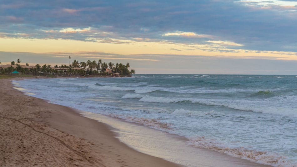 Guarajuba, praia no litoral norte da Bahia