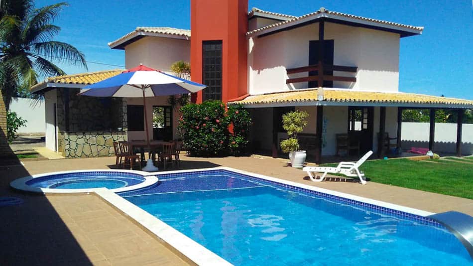 Casa com piscina para alugar no Airbnb em Barra de Jacuípe, no litoral norte da Bahia