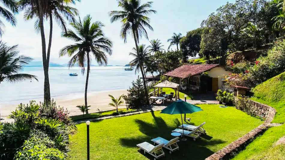 Casa para alugar no Airbnb em Paraty com vista para o mar