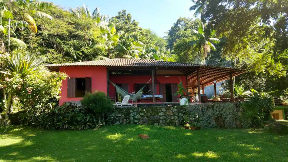 Casa para alugar no Airbnb em Paraty com jardim