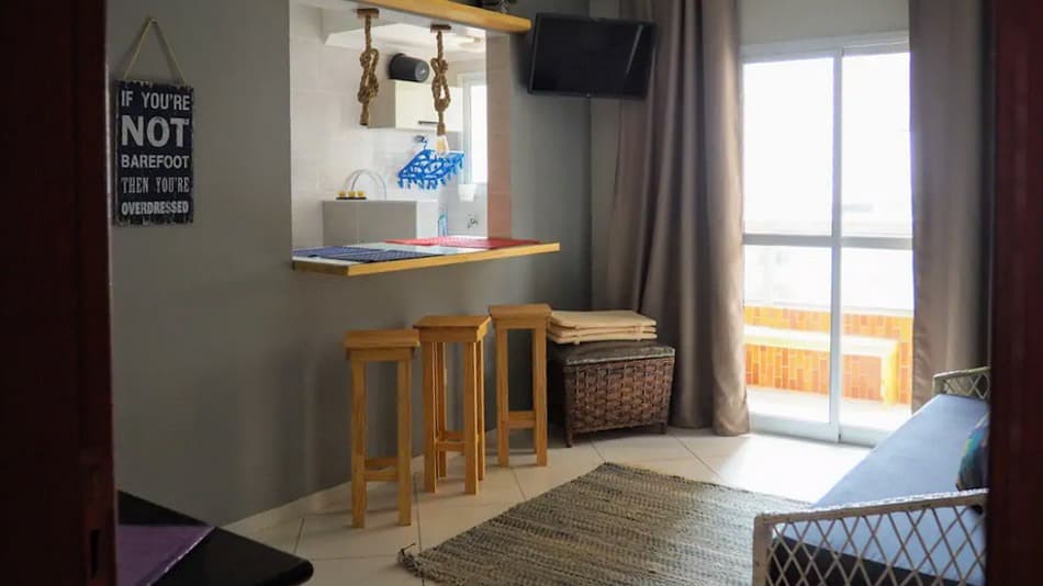 Apartamento a 2 quadras da praia para aluguel no Airbnb na Praia Grande