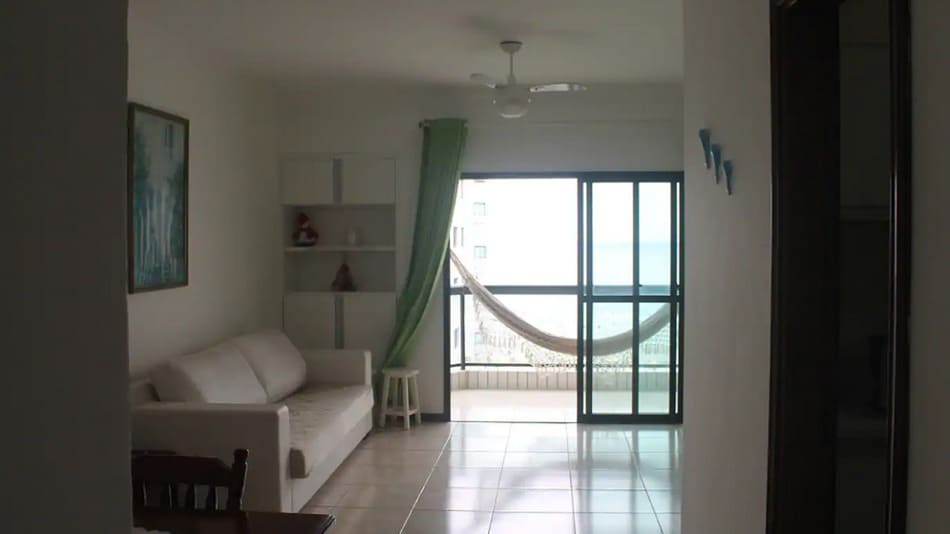 Apartamento pé na areia da praia para alugar no Airbnb na Praia Grande