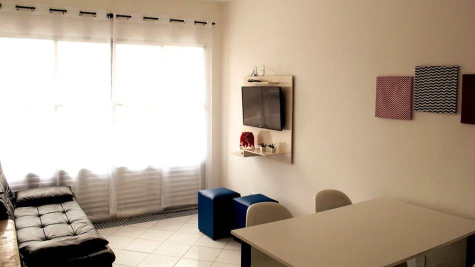 Apartamento a alguns passos da praia para alugar no Airbnb na Praia Grande