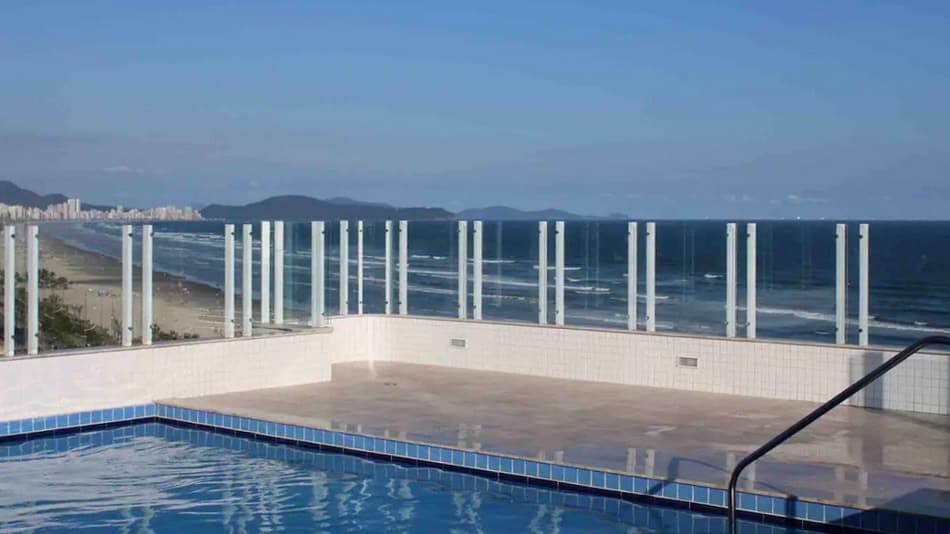 Apartamento com piscina para aluguel no Airbnb na Praia Grande
