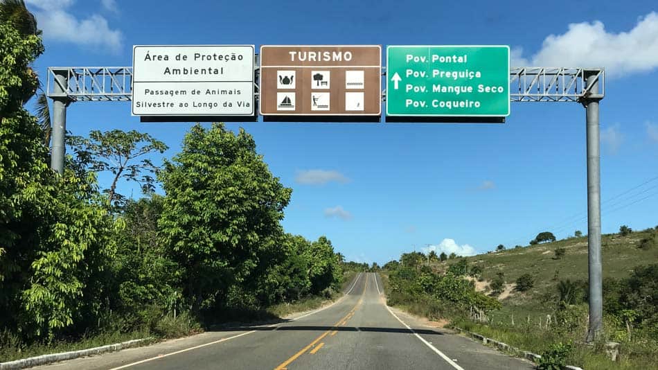 Conheça os melhores destinos do litoral norte da Bahia de carro