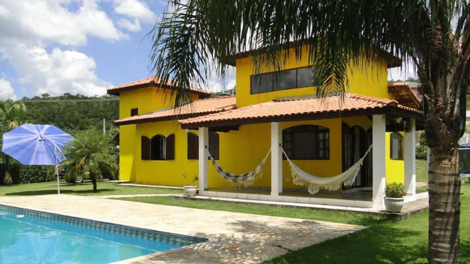 Bela casa para alugar em Guararema, perto de SP