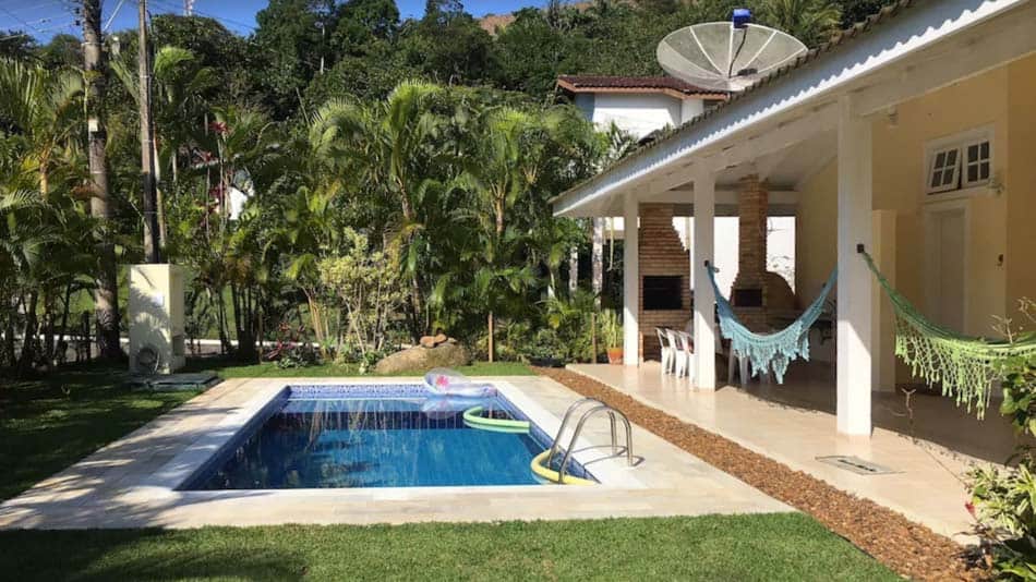 Casa para alugar no litoral norte de SP em Paúba com piscina