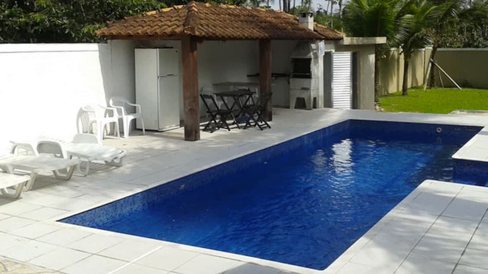 Casa para alugar no Guarujá em condomínio fechado com piscina privativa