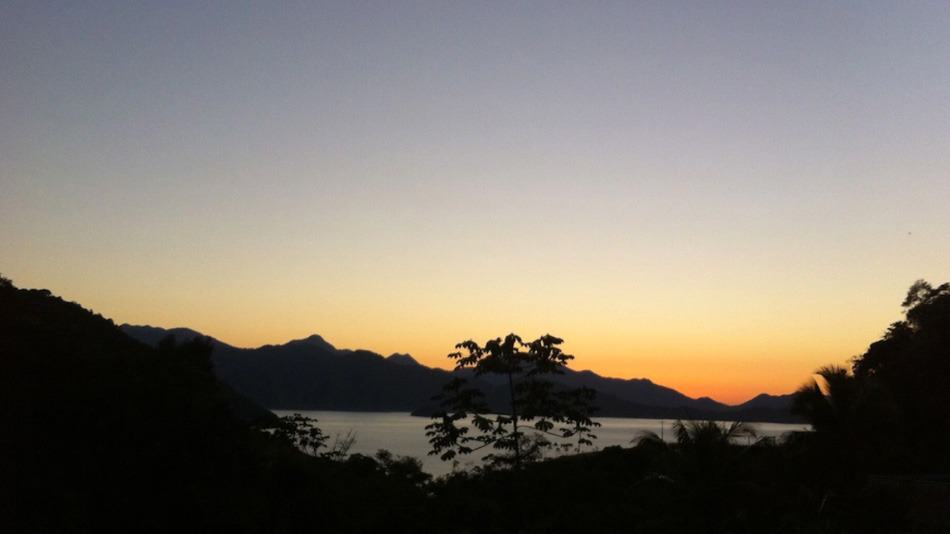 Casa para alugar em Ubatuba na praia do Léo