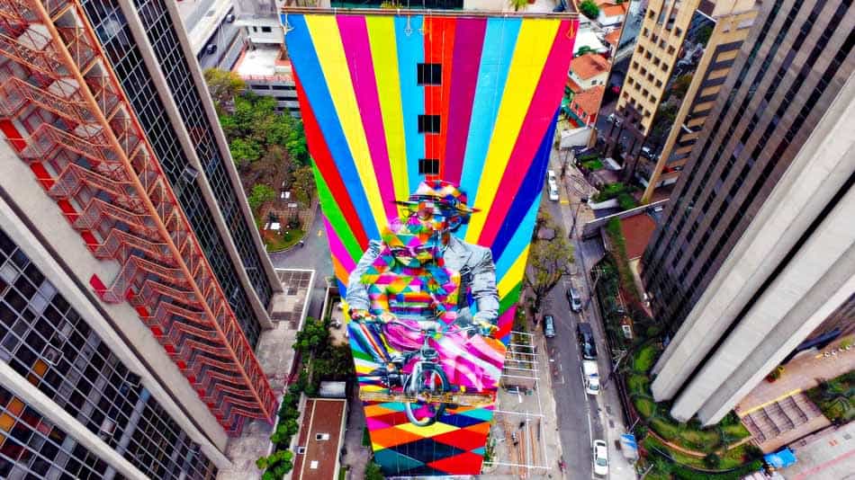 Mural do Kobra em SP: Casal de Bicicleta