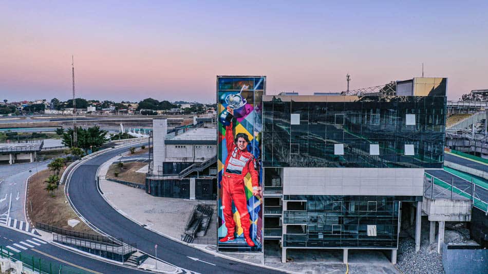 Um dos murais do Kobra em SP: Ayrton Senna em Interlagos