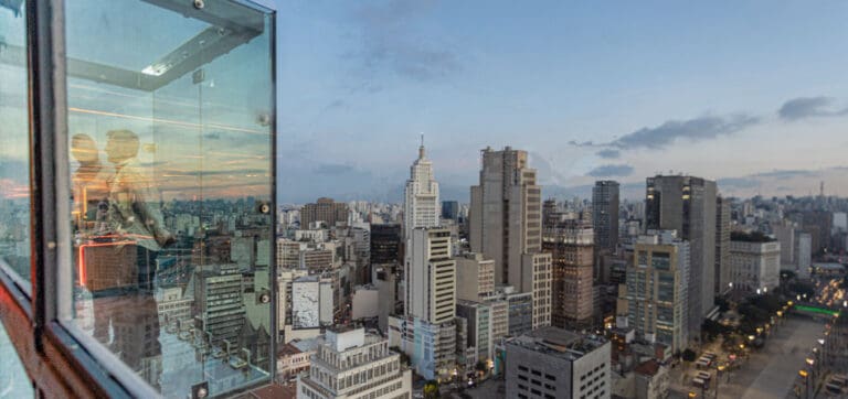 Sampa Sky: onde fica e como é a visita ao mirante de vidro de SP