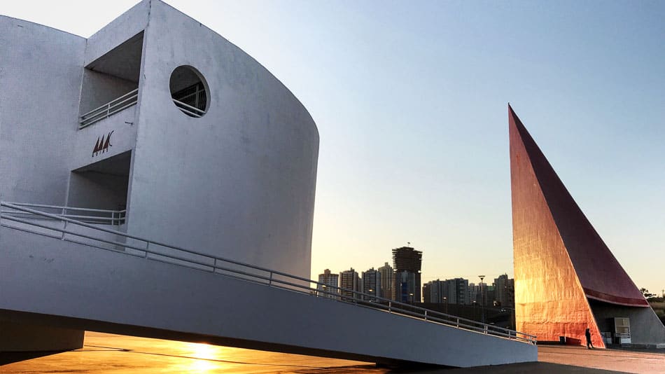 Centro Cultural Oscar Niemeyer no Jardim Goiás em Goiânia