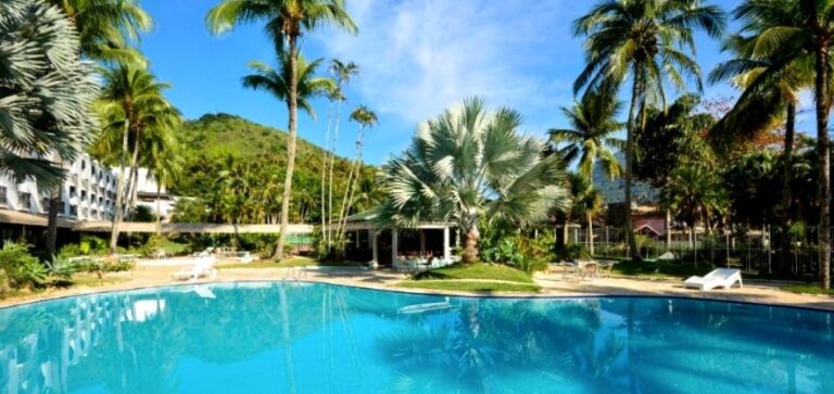10 Melhores Hotéis em Ubatuba: opções à beira-mar para famílias e casais!