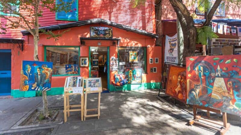 Compra de souvenir e arte no Caminito em Buenos Aires