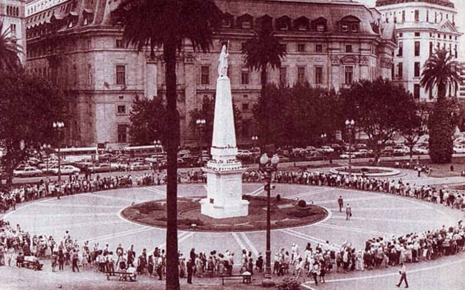 Ronda das Madres de Mayo na Plaza de Mayo