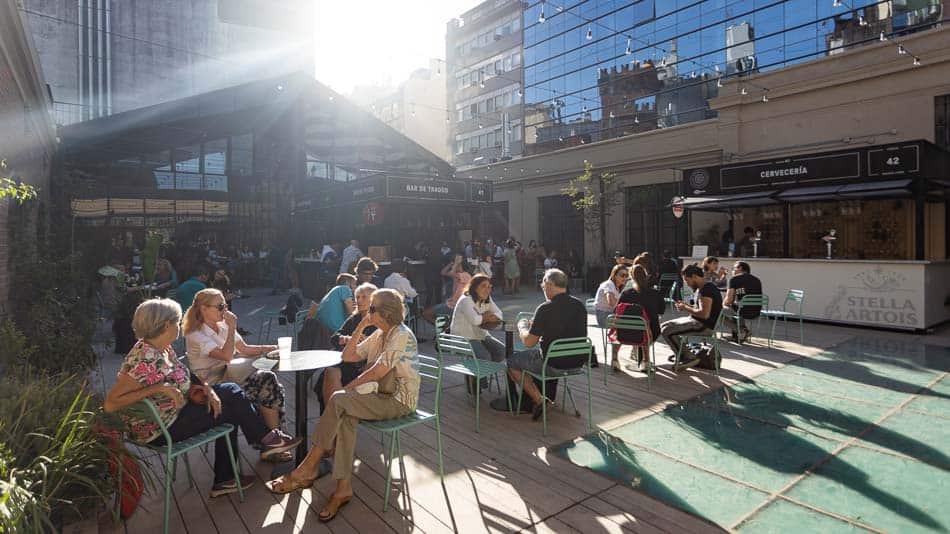 Varanda do Mercado de los carruajes no centro de Buenos Aires