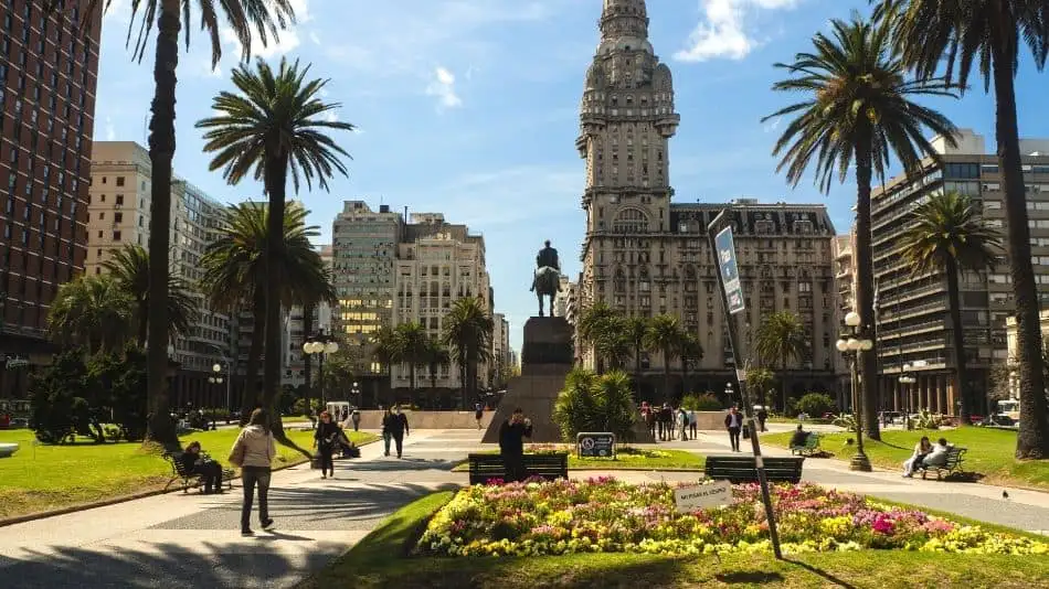 As melhores dicas de seguro viagem no Uruguai