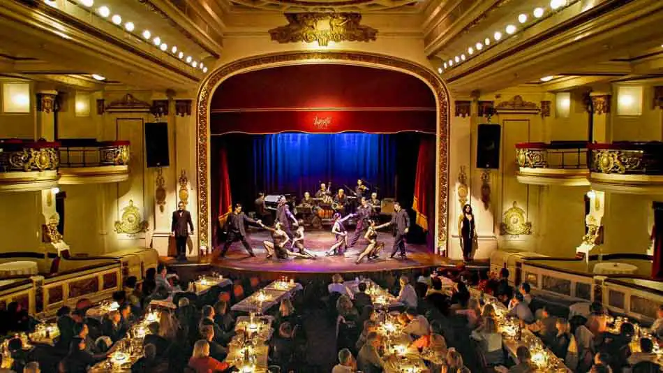 O Piazzola Tango tem um dos melhores shows de tango de Buenos Aires