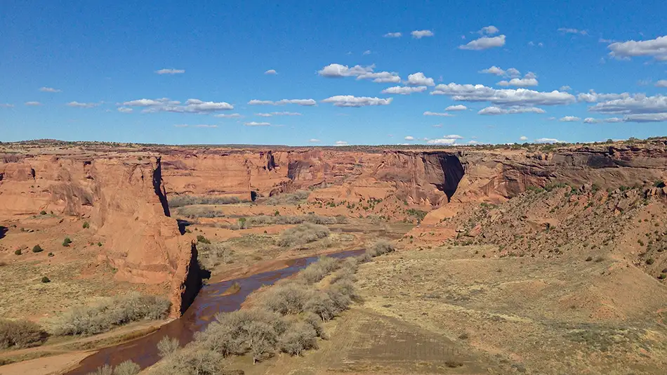 Mirante no Canyon de Chelly, coração da Navajo Nation