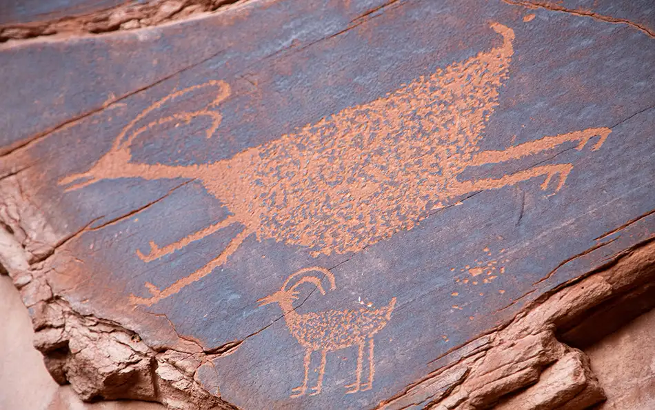 Petróglifos no Monument Valley, no Sudeste dos EUA