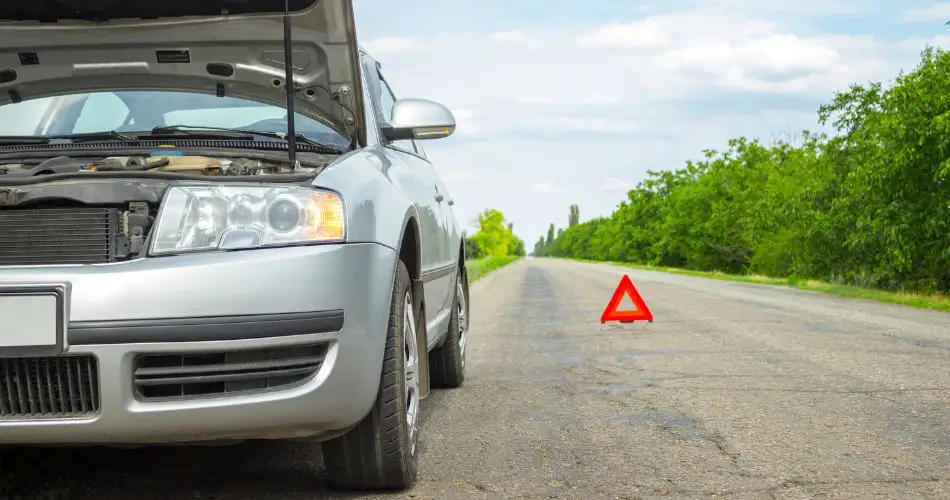 Resolver problemas no carro alugado na estrada