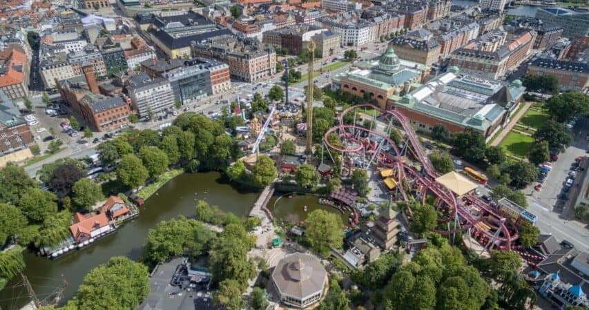 Parque de diversões Tivoli Gardens, na Dinamarca