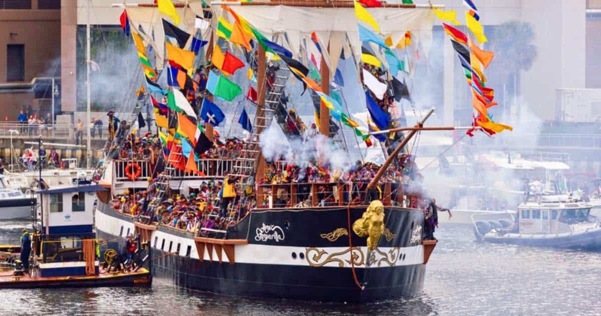 Invasão pirata durante a Gasparilla, em Tampa