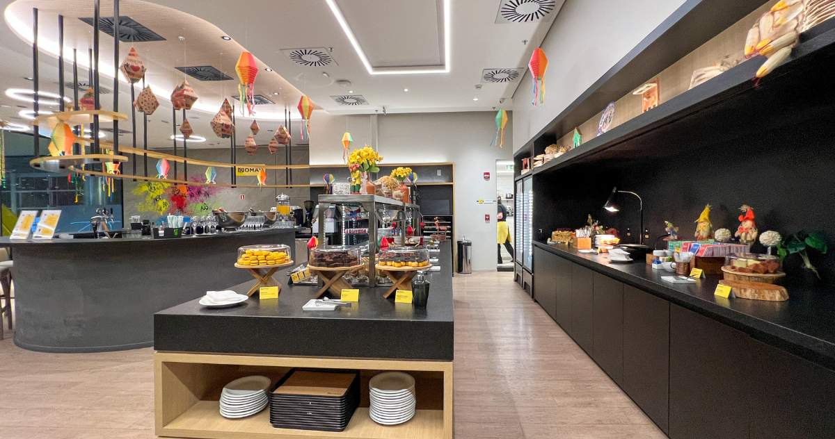 Buffet do Nomad Lounge, a sala VIP Nomad no Aeroporto de Guarulhos em SP
