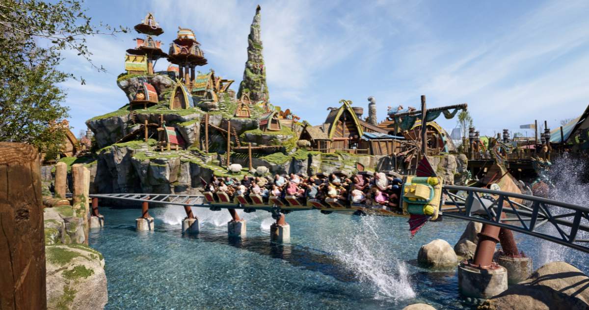 Montanha-russa do How to Train Your Dragon, no Epic, da Universal