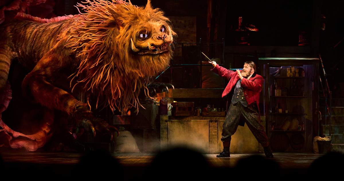 Show Le Cirque Arcanus no The Wizarding World of Harry Potter™ — Ministry of Magic™, área do Epic Universe em Orlando