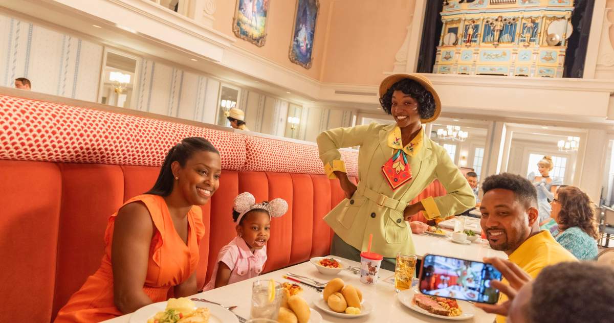 1900 Park Fare: restaurante na Disney com personagens