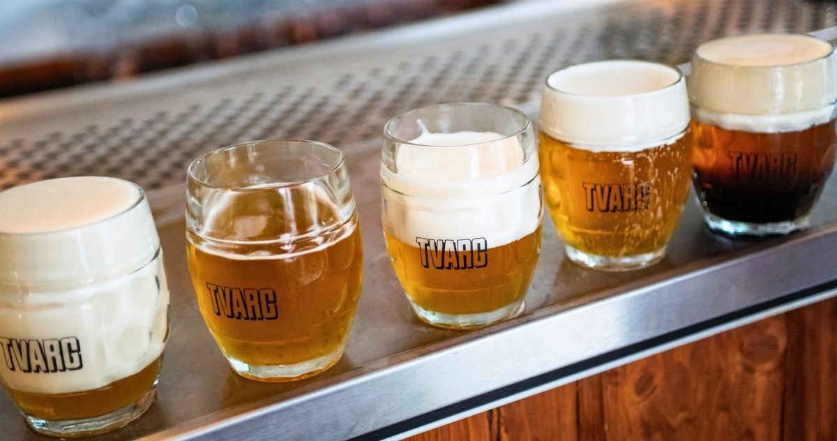 Hladinka, šnyt e mlíko, três formas de servir cerveja com diferentes quantidades de espuma