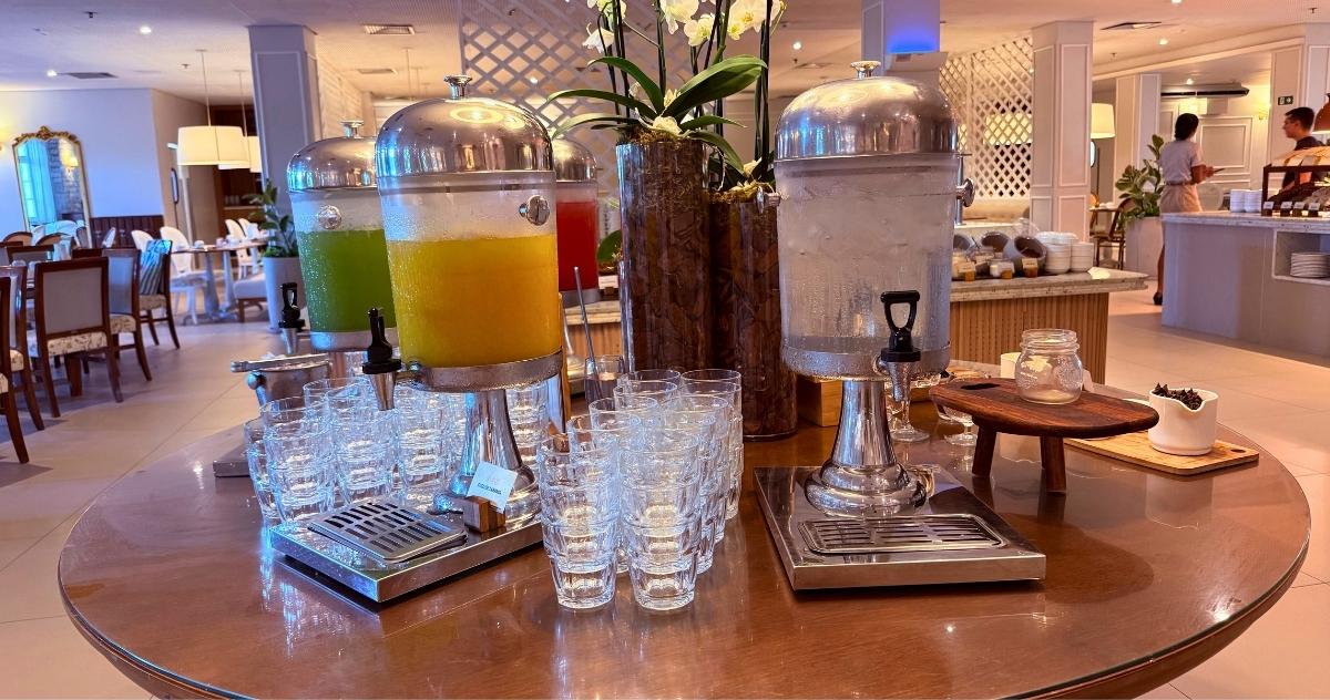 Bebidas do café da manhã do Sol Grand Premium